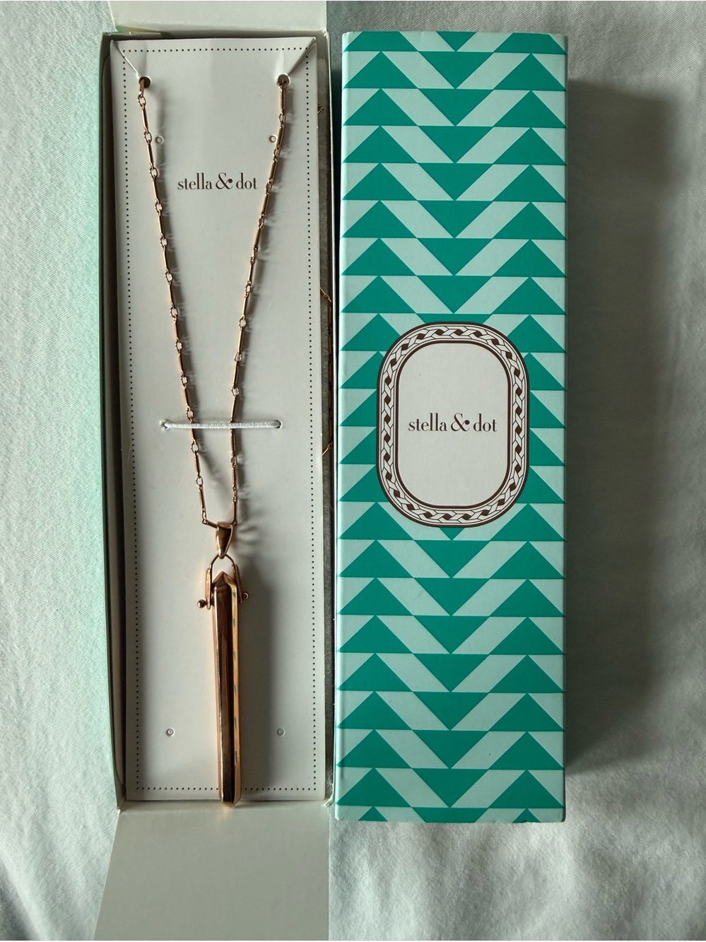 Stella & Dot Rose Rebel Pendant Necklace